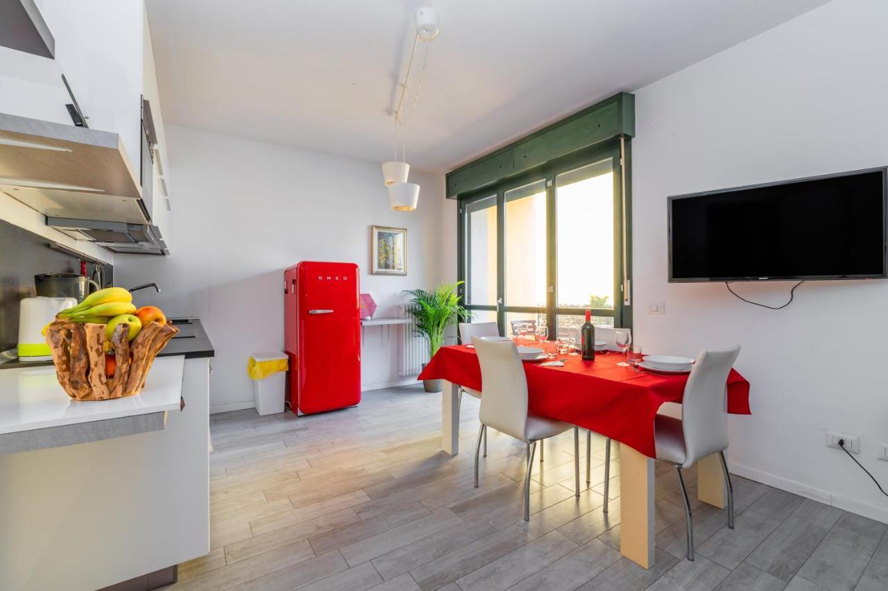 Parma Residential Apartment Con Balcone Buitenkant foto