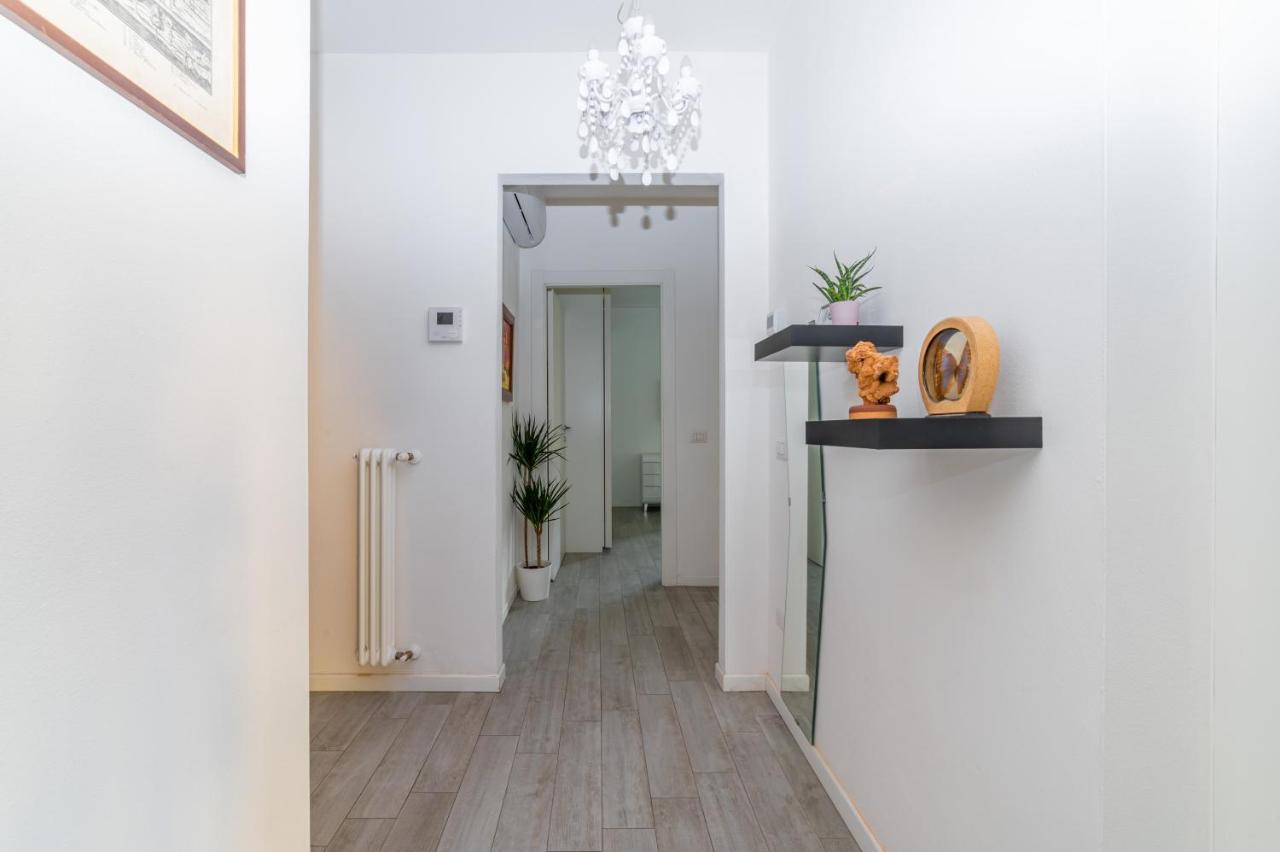 Parma Residential Apartment Con Balcone Buitenkant foto