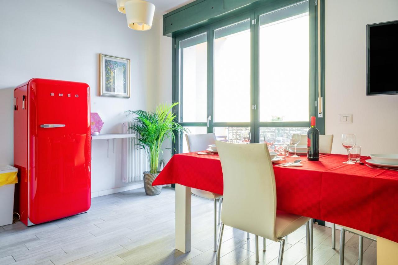Parma Residential Apartment Con Balcone Buitenkant foto