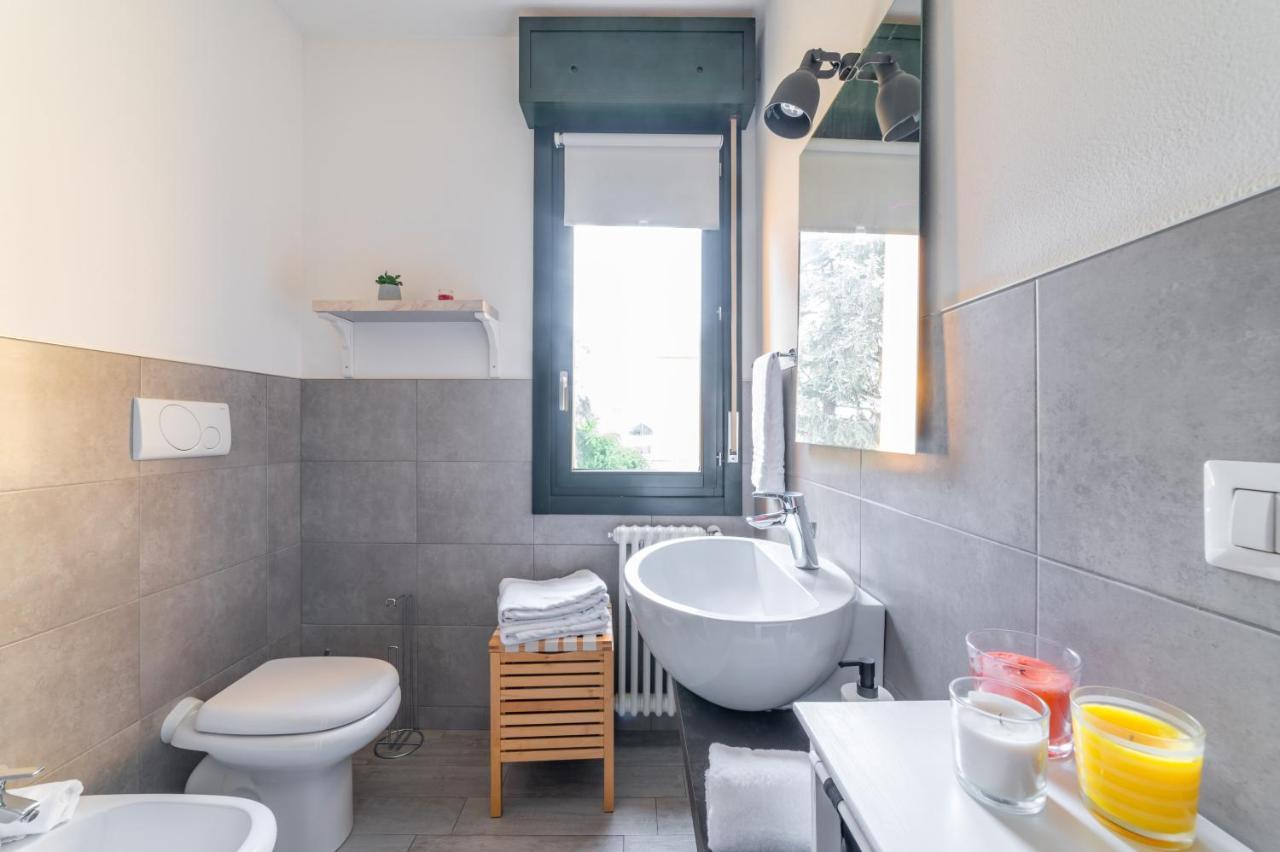 Parma Residential Apartment Con Balcone Buitenkant foto